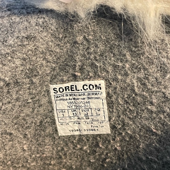 Kid’s Sorel boots - GUC - Picture 5 of 5